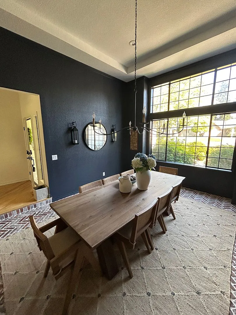 Stunning Renovated Home on Michelbook Golf Course in McMinnville — Photo 3