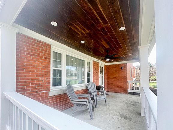 4th image of 272 Boiling Springs Dr
