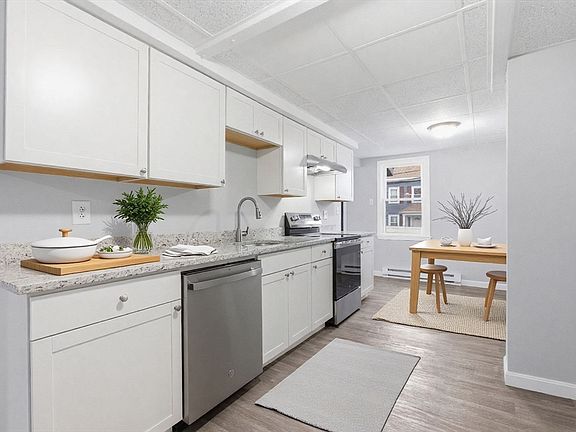 3rd image of 48 Vine St