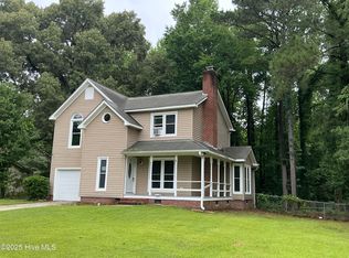 128 Robinhood Dr, Jacksonville, NC 28546