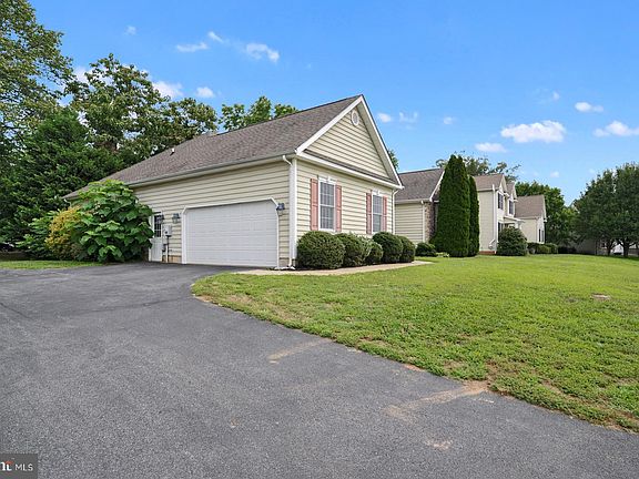 2nd image of 169 Sedgewick Dr