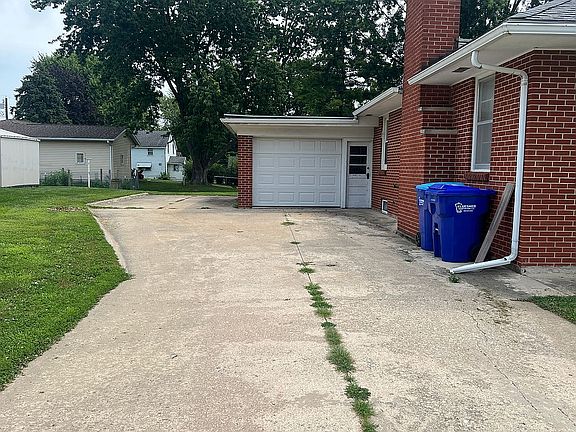 2nd image of 612 7th Ave NE