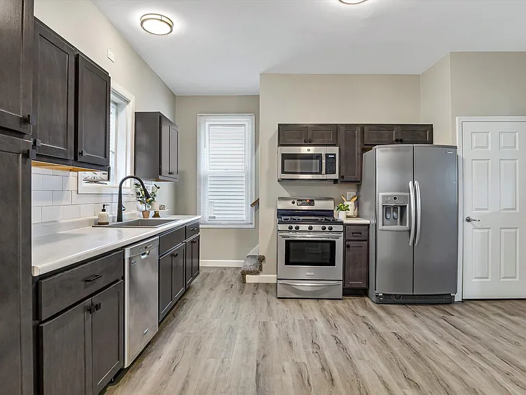 1409 N Church St — Photo 8