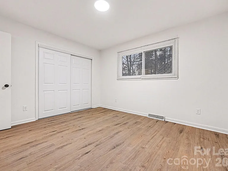 5001 Lakecrest Dr — Photo 13