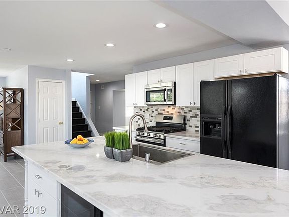 2nd image of 3016 Alcoa Ave