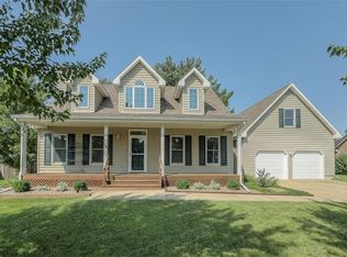 1012 Hilltop Dr, Paola, KS 66071