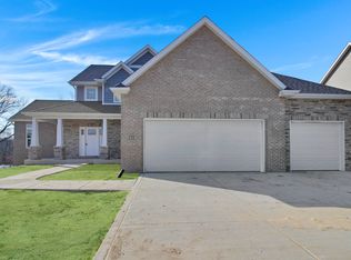 772 Cirque Dr, Crown Point, IN 46307