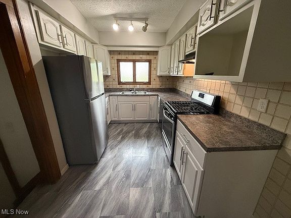 3rd image of 13603 Alvin Ave