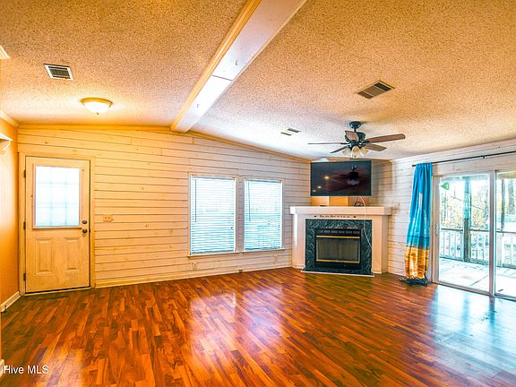 3rd image of 118 Woodland Drive