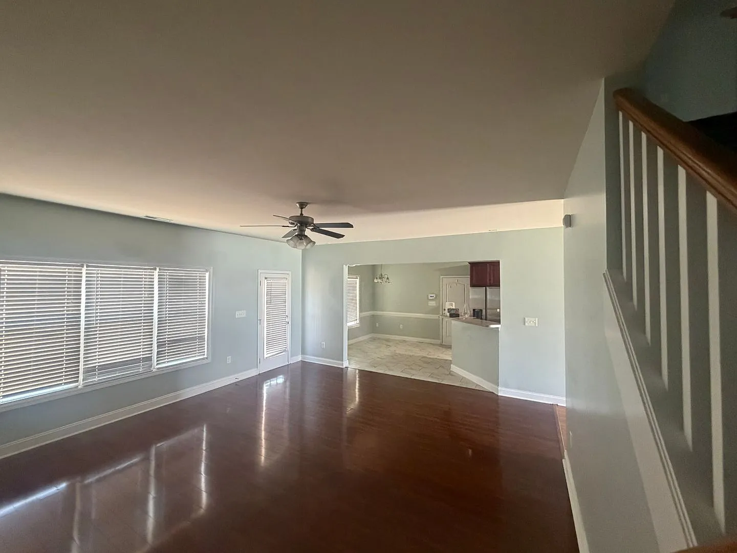 3541 Castlefield Lane ~ Finished Bonus Room ~ 1 Week Free — Photo 4