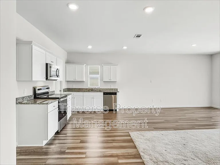 1713 Escondido Dr — Photo 7