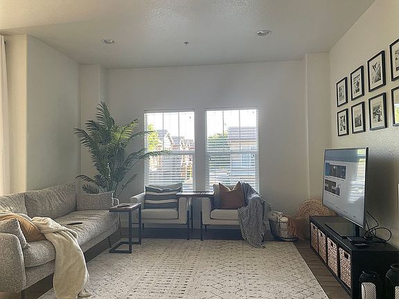 3rd image of 3301 N Park Dr Unit 3612