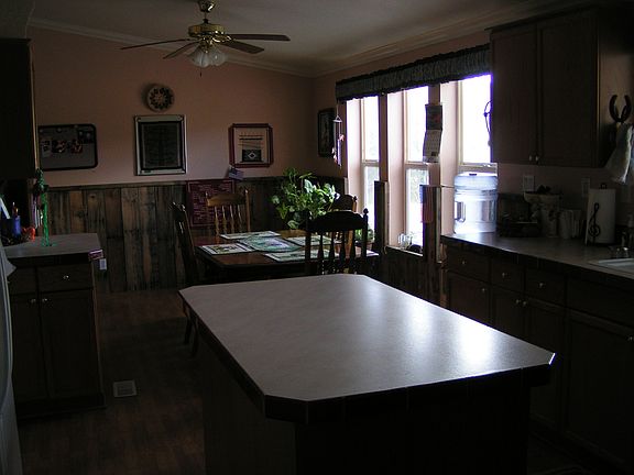 KITCHEN ISLAND