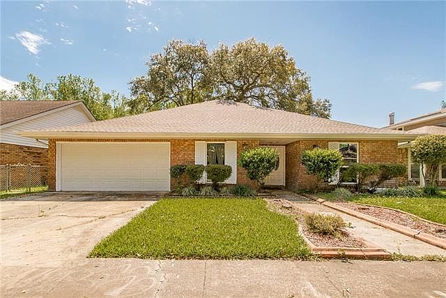1st image of 2925 Villa Dr