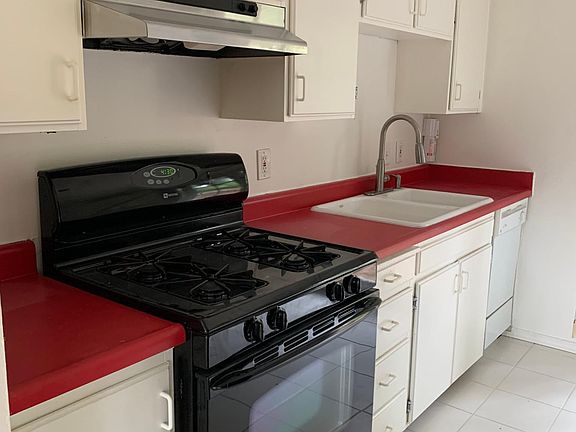 3rd image of 12558 NE 156th St