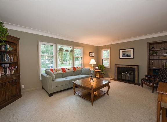 3rd image of 6838 Logan Ave S