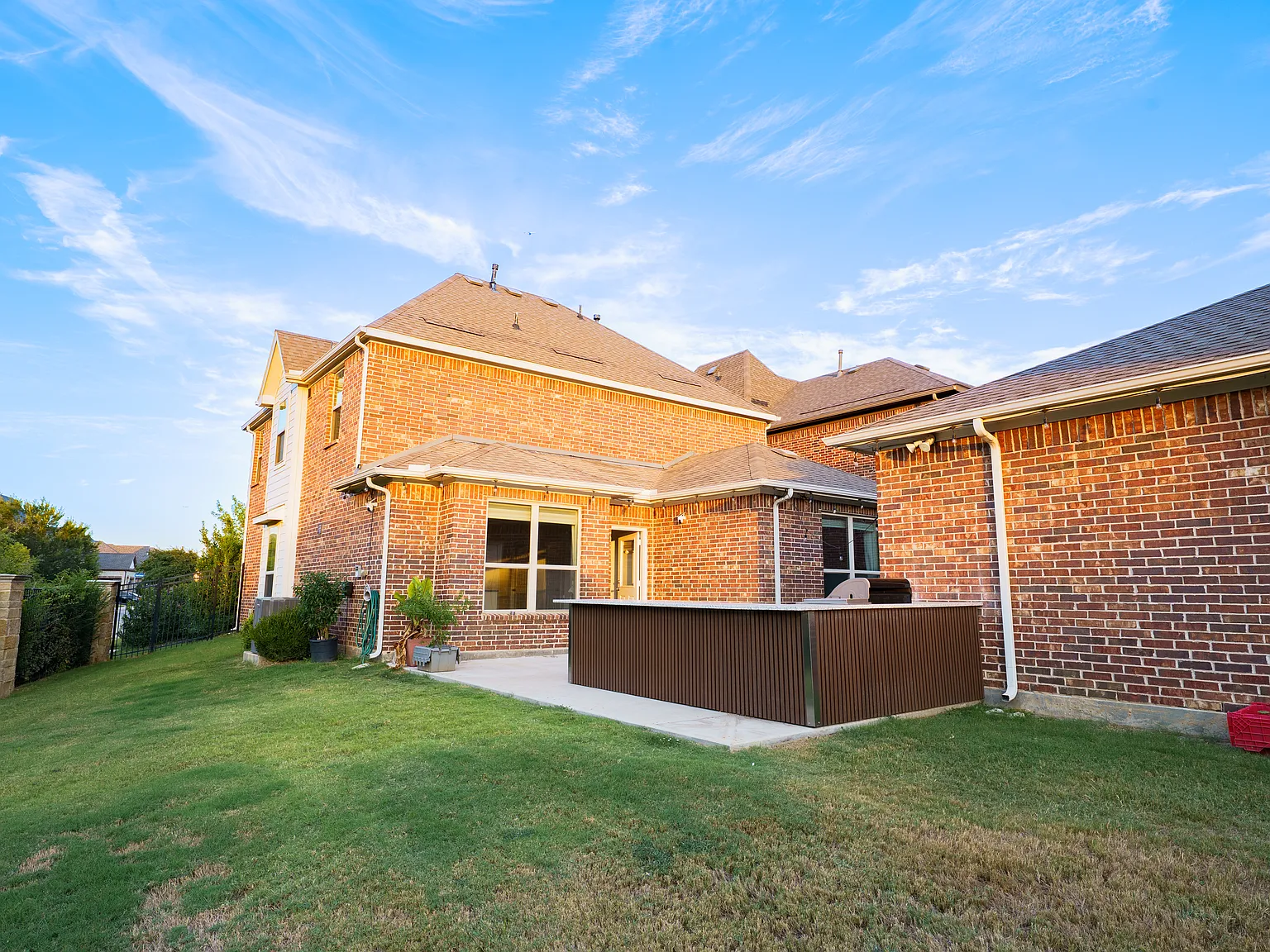 4 bed, 2214 sqft, $3,800 — Photo 4