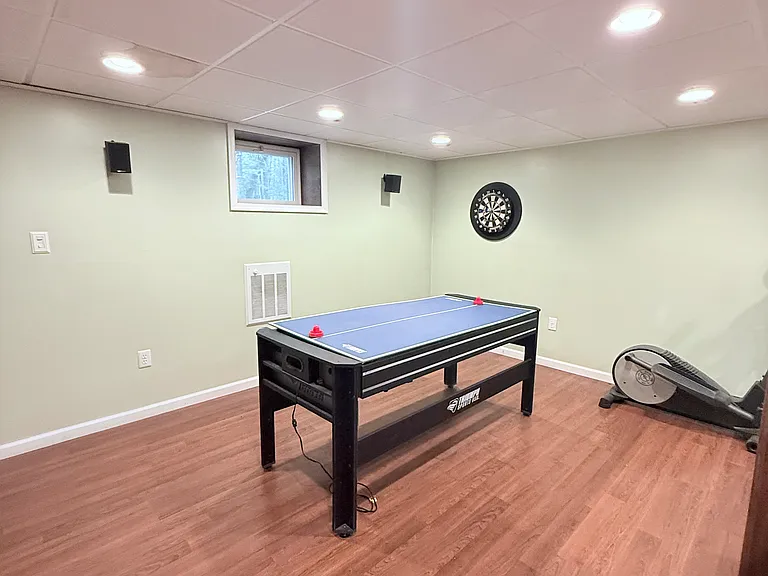 128 Eastwood Cir — Photo 40
