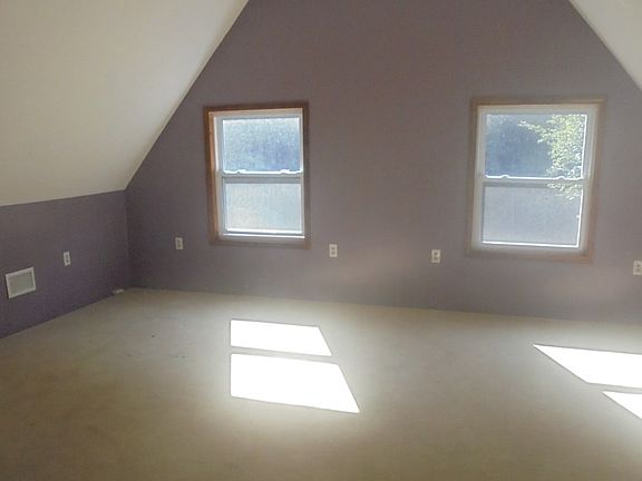 4th image of 121 Eddy Dr