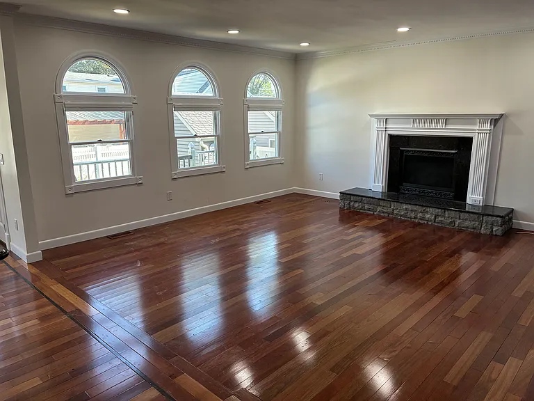 111 Massachusetts Ave — Photo 3