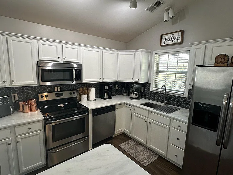 2205 Pokeberry Park — Photo 14