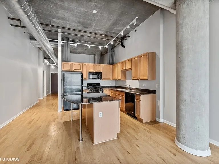 125 E 13th St #1303 — Photo 4