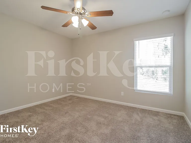 1099 Braddock Ave SE — Photo 12