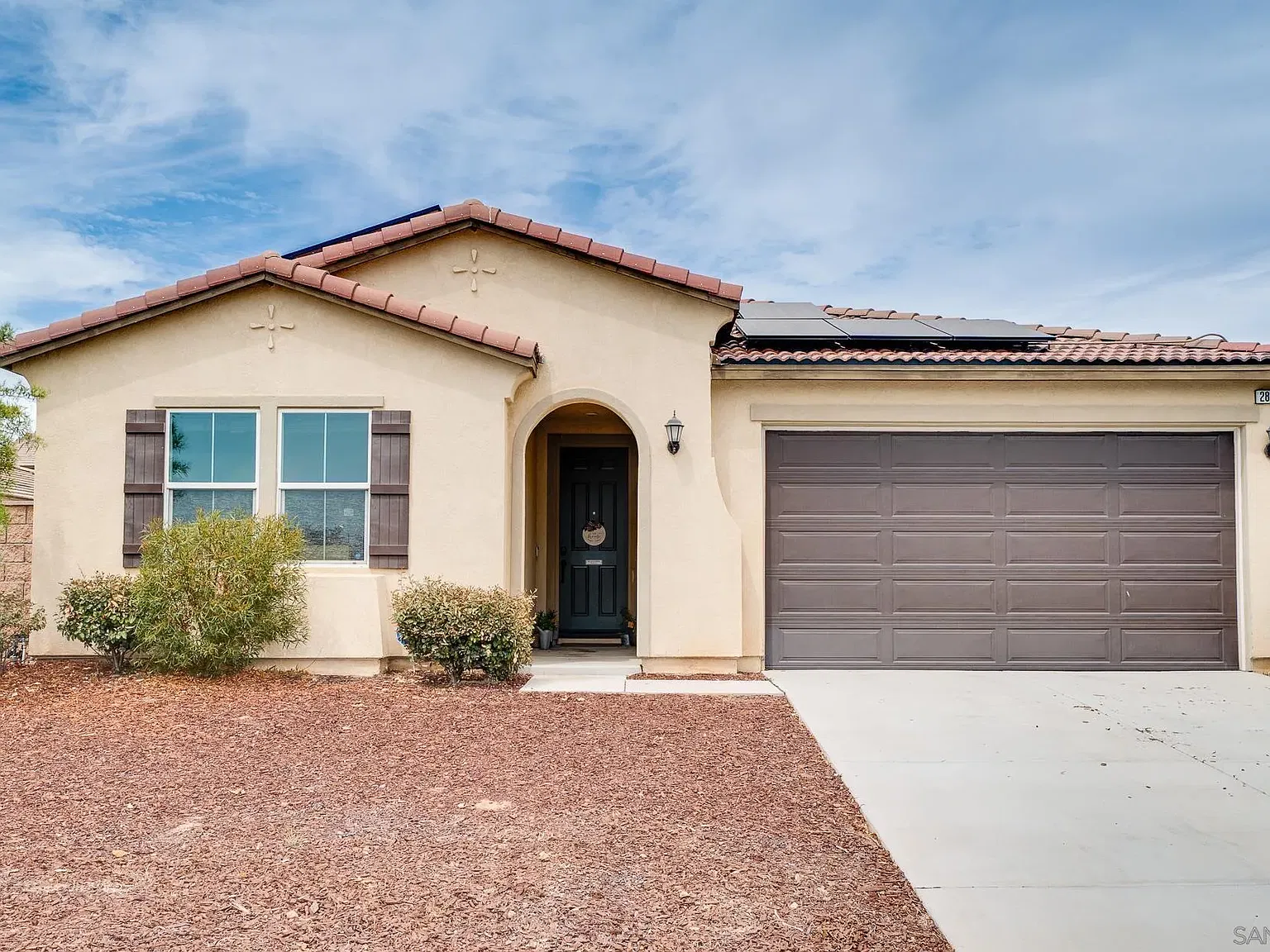 3 bed, 2.0 bath, 1557 sqft, $3,400 — Photo 1