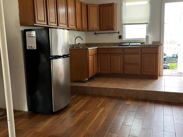 (undisclosed Address), Lindenhurst, NY 11757