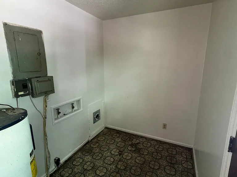 1337 N Lafayette St — Photo 9