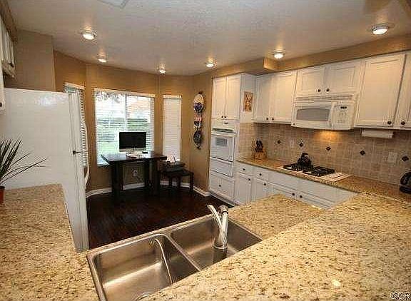 5th image of 27589 Rosebay Ct