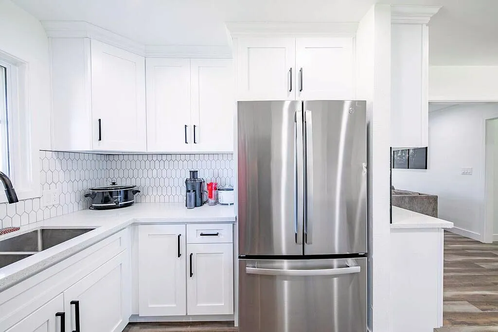 4 bed, 1500 sqft, $9,990 — Photo 3