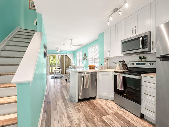 3rd image of 30 Kingfisher Ln