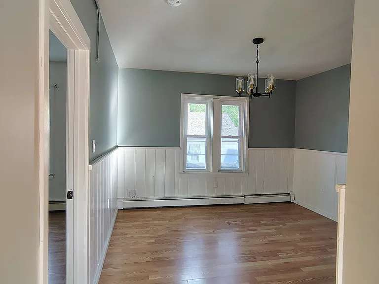 18 Scott Rd #2R — Photo 4