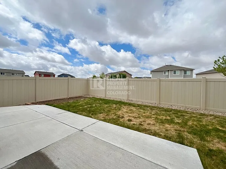 7678 Benecia Dr — Photo 19