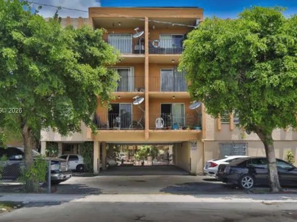1085 W 68th St APT 309, Hialeah, FL 33014