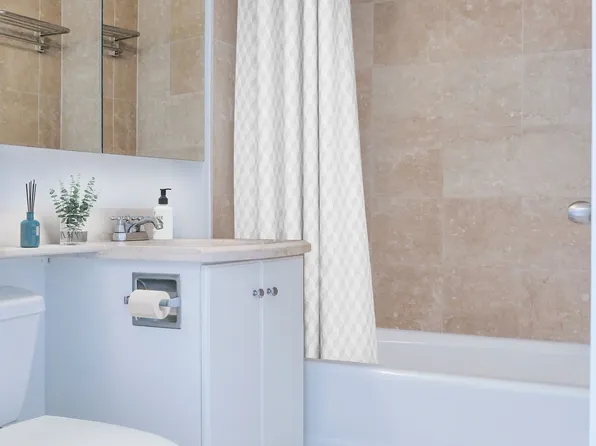 150 East 44th Street image 10 of 24