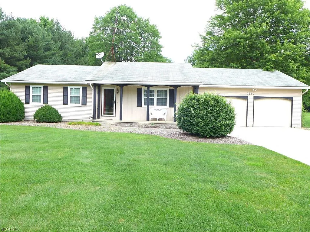 2950 Pleasant Valley Dr SW photo 1