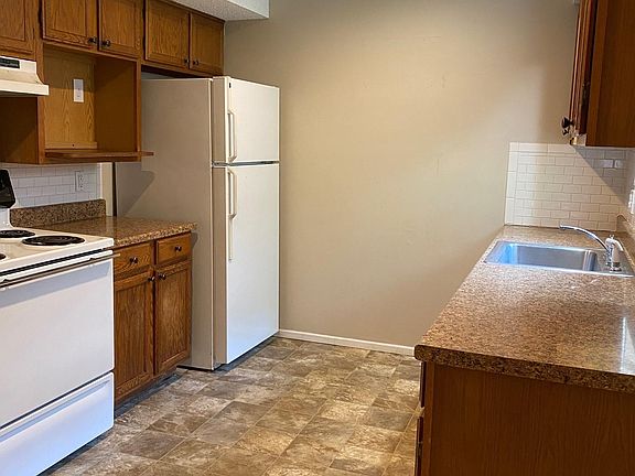 2nd image of 4324 Jarboe St APT 3C