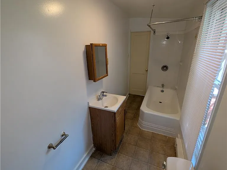 635 Linden St #2 — Photo 8