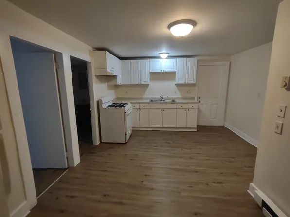 14 Stearns Ct APT 3, Hinsdale, NH 03451