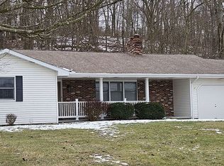 513 Palo Alto Dr, Ellwood City, PA
