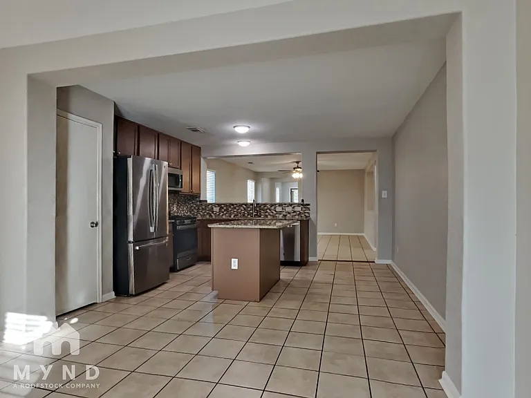 21307 Shadow River Ln — Photo 2