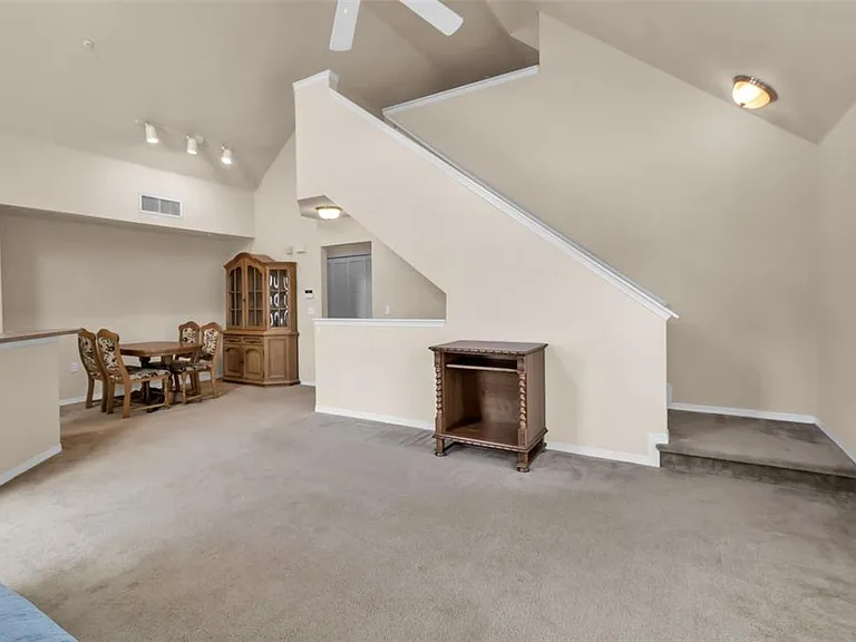 5541 Rosehill Rd #202 — Photo 11