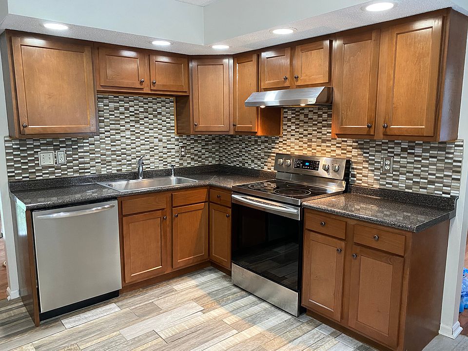 2nd image of 1903 Preswood Dr