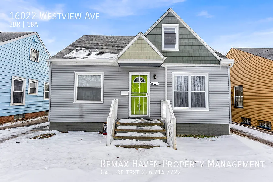 16022 Westview Ave photo 1