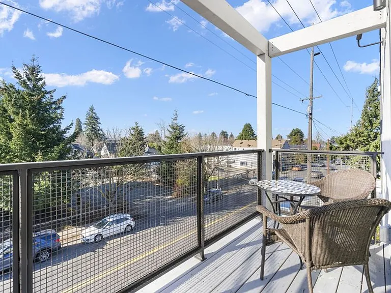 5880 N Greeley Ave — Photo 32