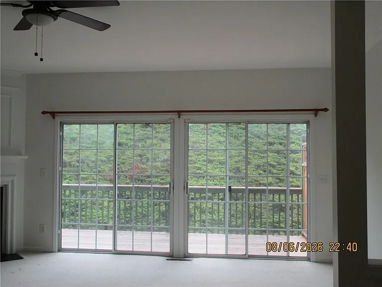 1112 Thornborough Dr — Photo 10