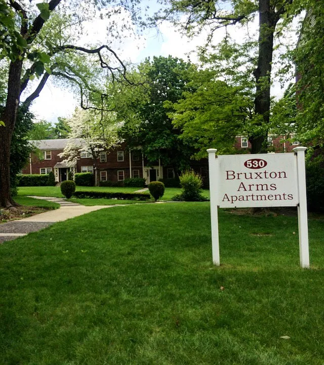 Bruxton Apartments