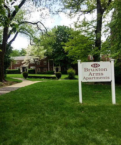 Bruxton Apartments Photo 1